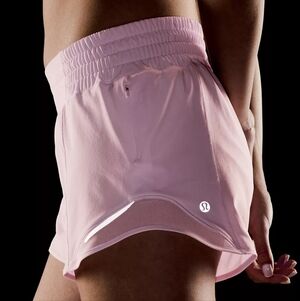 Lululemon Hotty Hot Low Rise Pink Running Shorts 2.5 Size 6 NWOT